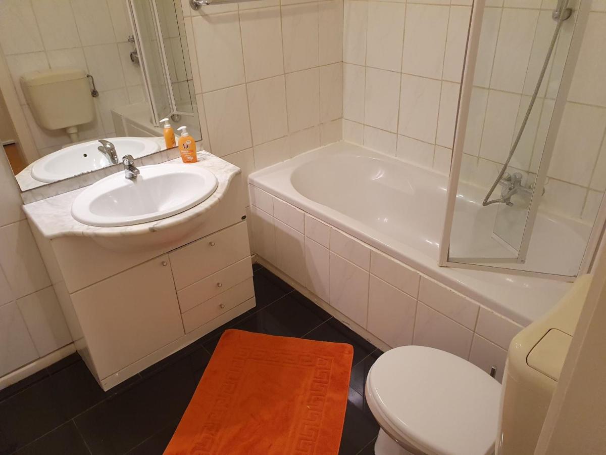 Im Zentrum City, Ruhig, Hbf- Naehe, Freie Oeffentliche Parkplaetze Apartment *
